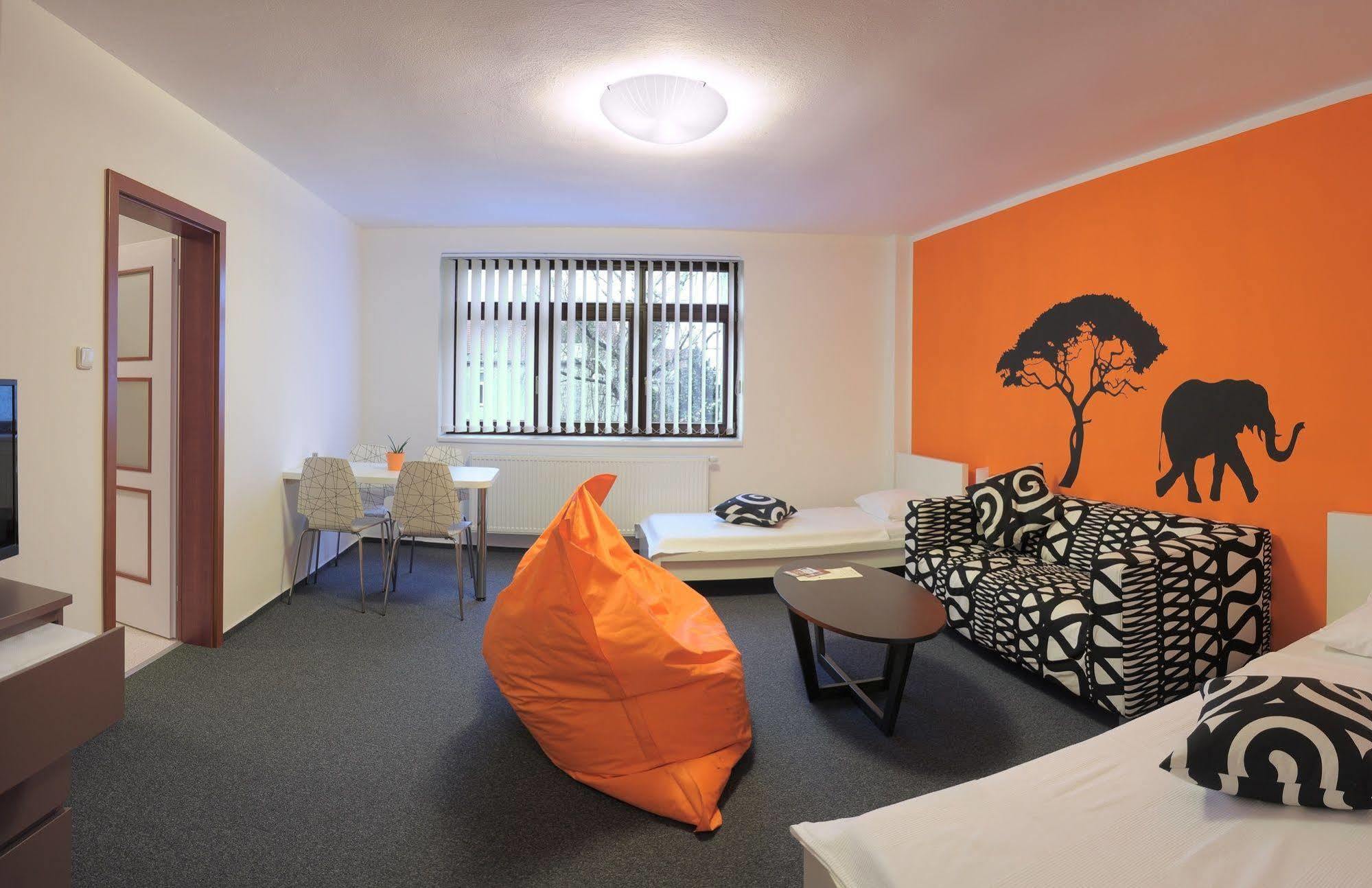 Pension Pod Vezi Kolín Екстериор снимка
