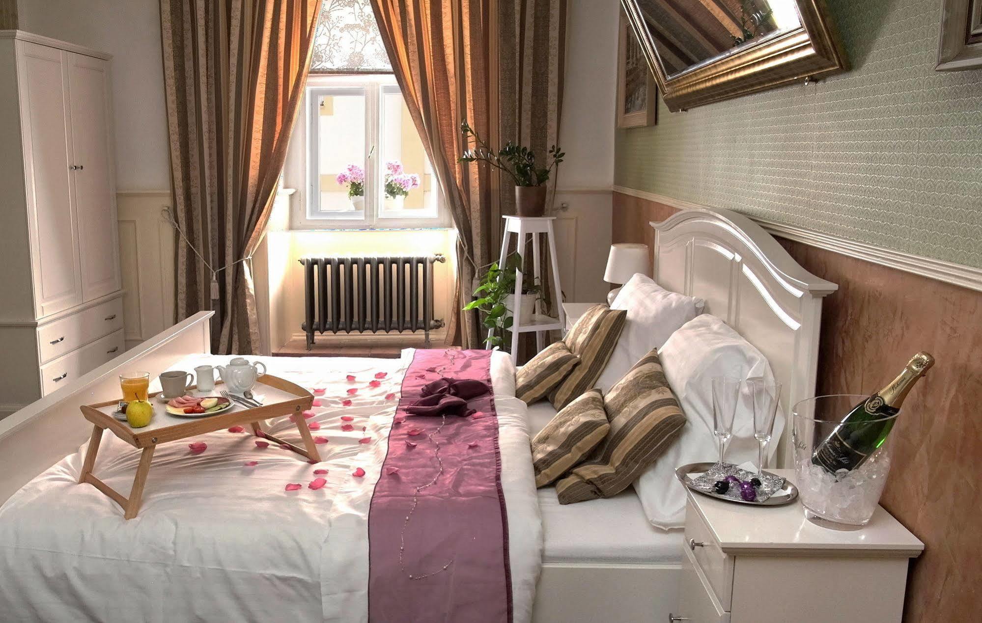 Pension Pod Vezi Kolín Екстериор снимка